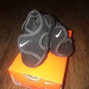 nike sandals 4c